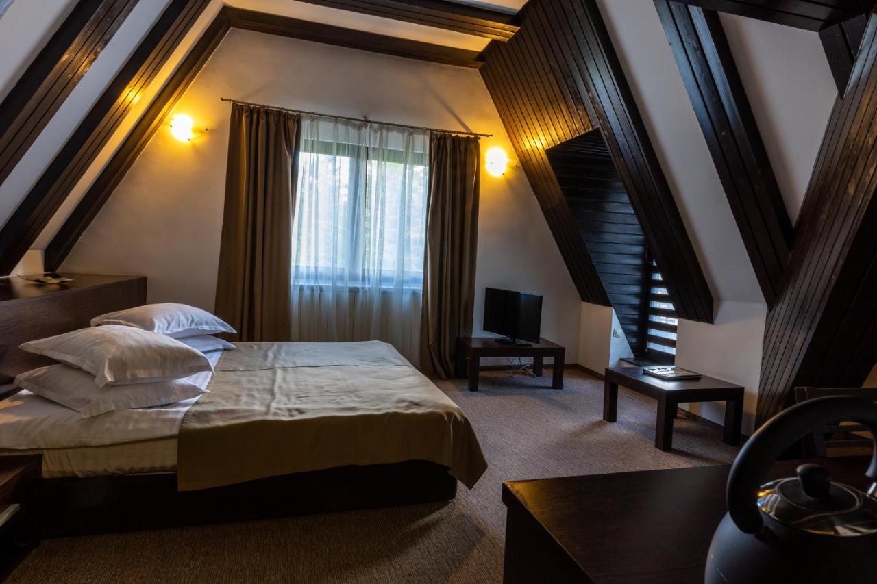 Hotel Smart Sinaia Exteriör bild