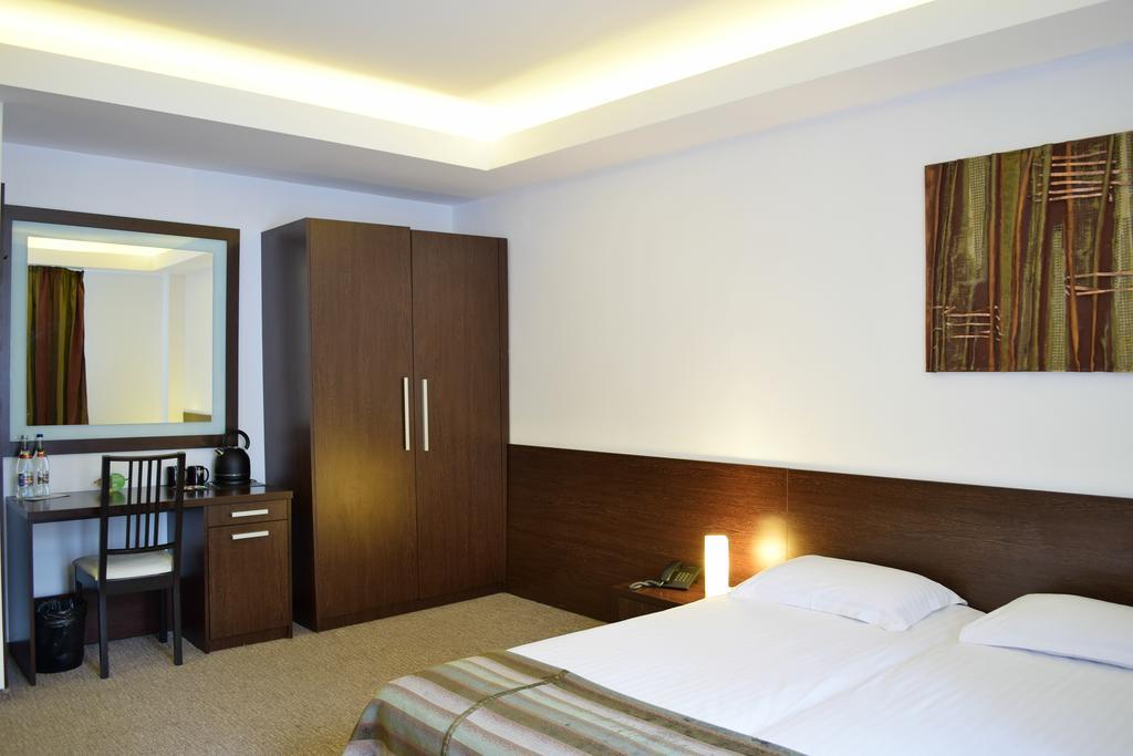 Hotel Smart Sinaia Exteriör bild